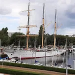 Driemaster, Stijlvol Met Uitzicht Op Jachthaven En Prive Parking, Centrum 아파트 *