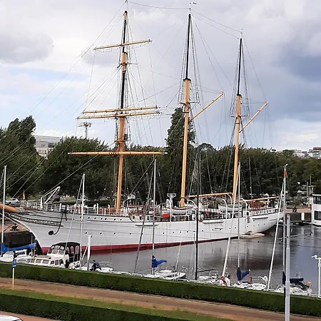 Driemaster, Stijlvol Met Uitzicht Op Jachthaven En Prive Parking, Centrum Lejlighed *