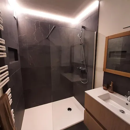 Driemaster, Stijlvol Met Uitzicht Op Jachthaven En Prive Parking, Centrum