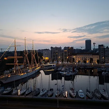 Driemaster, Stijlvol Met Uitzicht Op Jachthaven En Prive Parking, Centrum Lejlighed *